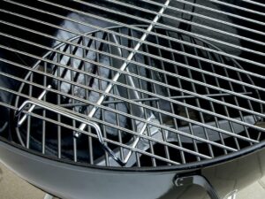 Weber Original Kettle 22-Inch Charcoal Grill - Image 4