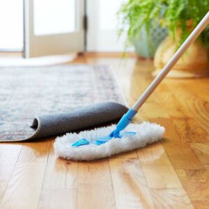 E-Cloth Microfiber Floor and Wall Duster 17.5 in. W X 61 in. L - Image 4