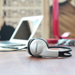 Koss On-Ear Headphones UR10 - Image 2