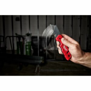Milwaukee Fastback 6-3/4 in. Press and Flip Folding Utility Knife Red - Image 5
