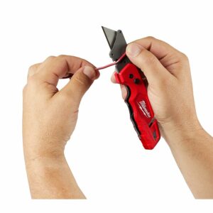 Milwaukee Fastback 6-3/4 in. Press and Flip Folding Utility Knife Red - Image 3