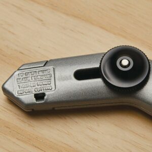 Stanley 6-1/2 in. Retractable Carpet Knife Black/Gray 10-525 - Image 4