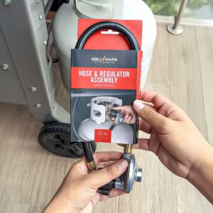 Grill Mark 21 in. L Rubber Propane Hose and Regulator - Image 4
